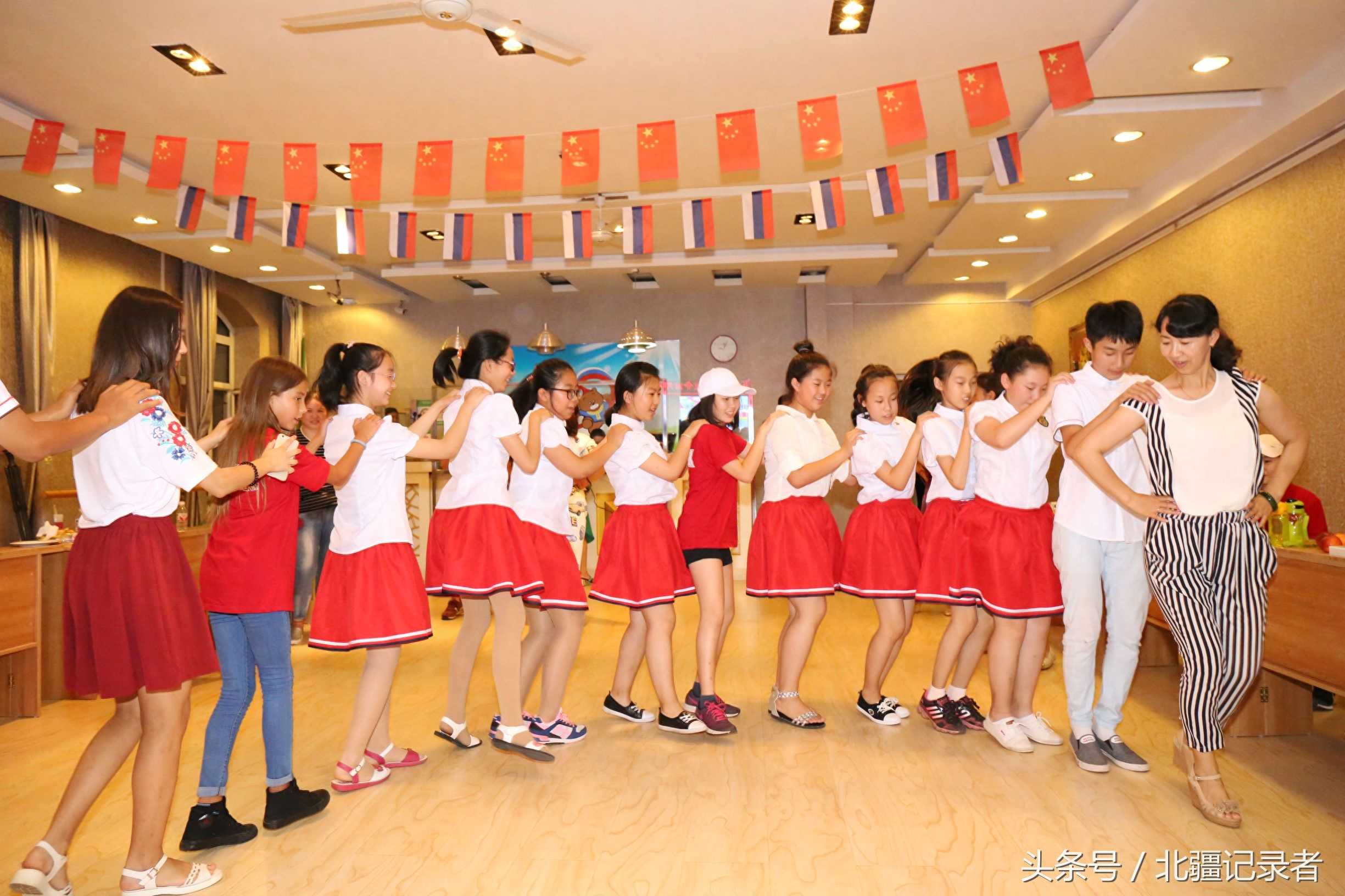 俄罗斯雅库师生首次来中国度夏令营，各种趣味游戏嗨翻天，中俄友好氛围浓厚