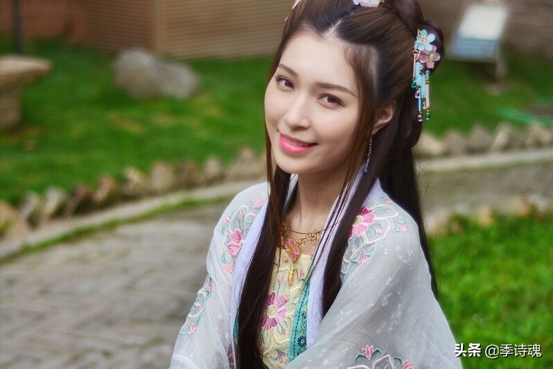 老鹰捉小鸡和公鸡逐蜈蚣到底谁厉害，看精彩故事就在海瑞青天